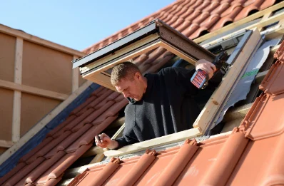 Pose de fenêtres de toit Velux à Taintrux